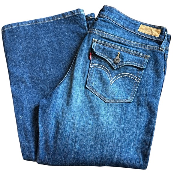 Levi’s 545 Low Boot Cut Jean Dark Blue Distressed Feathering Flap Pocket 10M/32L - Picture 6 of 16